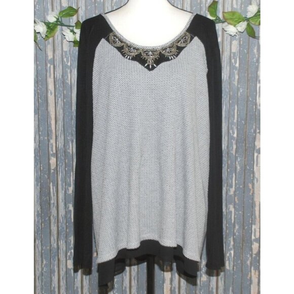 Maurices Women's Sweater Size 2 Gray Beaded Lined Open Back Embroidered Casual - Picture 1 of 10